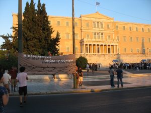 Vor dem griechischen Parlament fuer Solidaritaet und golbale Beweungsfreiheit