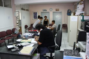 Die Organisationszentrale der Klinik, die gleichzeitig als Empfang dient.